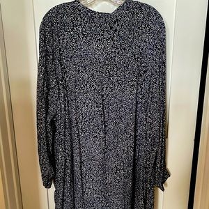 H & M William Morris Willow pattern in navy blue.  Size 18, New with Tags